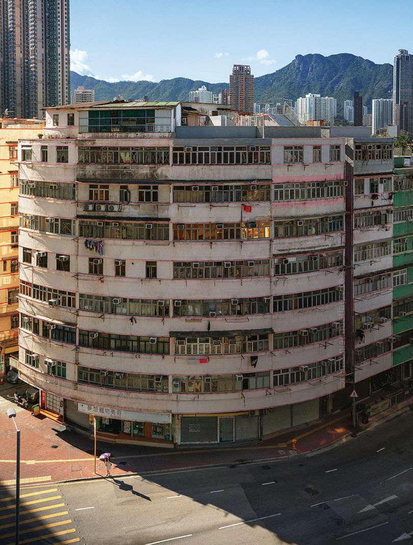 ©Romain Jacquet-Lagréze，炎炎烈日下，香港，2021，由蓝莲花画廊提供