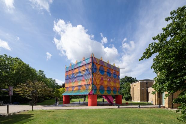 Yinka Ilori在Dulwich画廊的“色彩宫殿”，2019年伦敦建筑节©Adam Scott伟德亚洲棋牌投注
