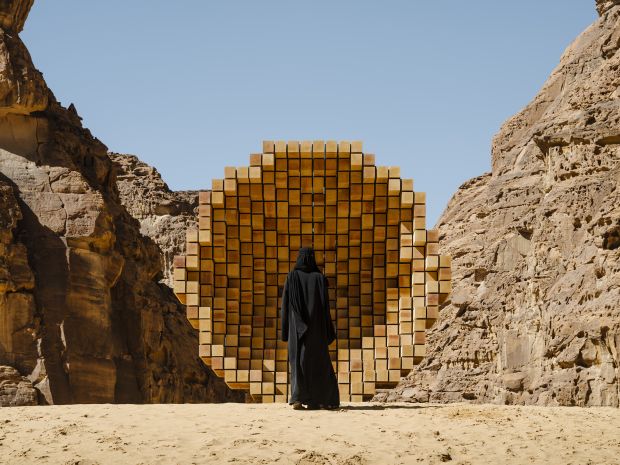 Dana Awartani沙漠X AlUla 2022，由Lance Gerber拍摄