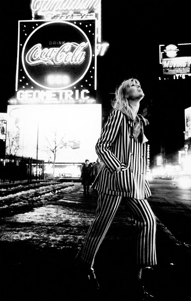 1972年，尼克在纽约时代广场。©Steve Schapiro, courtesy Howard Greenberg Gallery，纽约